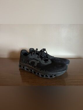 On Running Men's Black Cloudswift Athletic Shoes